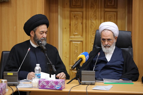 تصاویر/ جلسه آیت الله اعرافی با نماینده ولی فقیه و اعضای شورای استان اردبیل و اعطای احکام