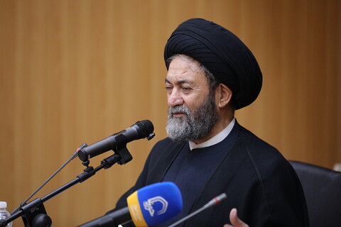 تصاویر/ جلسه آیت الله اعرافی با نماینده ولی فقیه و اعضای شورای استان اردبیل و اعطای احکام