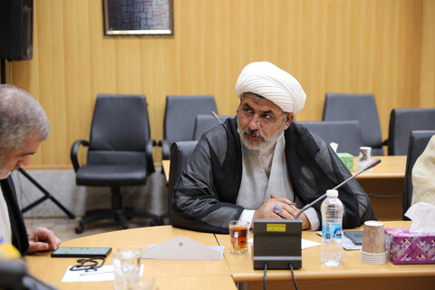 تصاویر/ جلسه آیت الله اعرافی با نماینده ولی فقیه و اعضای شورای استان اردبیل و اعطای احکام