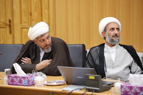 تصاویر/ جلسه آیت الله اعرافی با نماینده ولی فقیه و اعضای شورای استان اردبیل و اعطای احکام