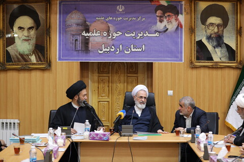 تصاویر/ جلسه آیت الله اعرافی با نماینده ولی فقیه و اعضای شورای استان اردبیل و اعطای احکام