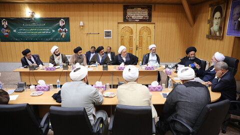 تصاویر/ جلسه آیت الله اعرافی با نماینده ولی فقیه و اعضای شورای استان اردبیل و اعطای احکام