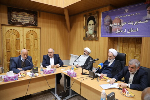 تصاویر/جلسه هسته مرکزی نیروهای انقلابی استان اردبیل با آیت الله اعرافی