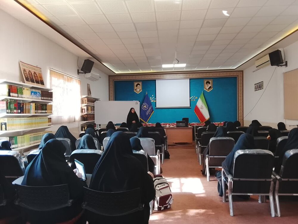 آغاز دوره آموزش نویسندگی کودک و نوجوان با تأکید بر داستانهای اخلاقی در یزد