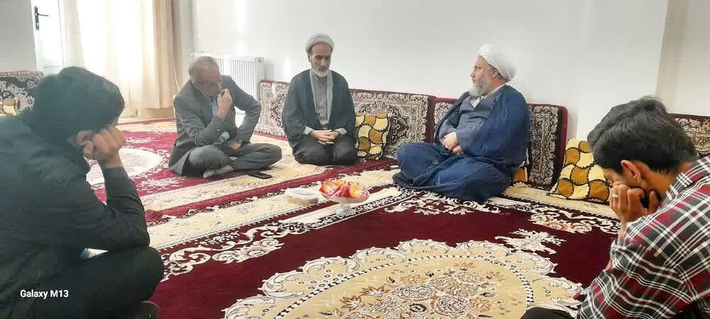 جوانان نخبه آران و بیدگل، دغدغه‌هایشان را با امام جمعه شهر در میان گذاشتند