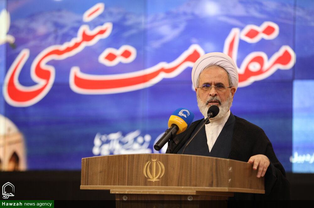 منطق قرآنی و عشق الهی مسلمانان برتر از هر قدرت و سلاح اتمی است / جهان خریدار منطق قرآنی و عشق به اهل‌بیت است، نه سلاح و زور