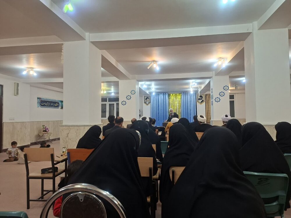 برگزاری کارگاه خانواده در مدرسه  فاطمة الزهرا(س) سلماس+ تصاویر