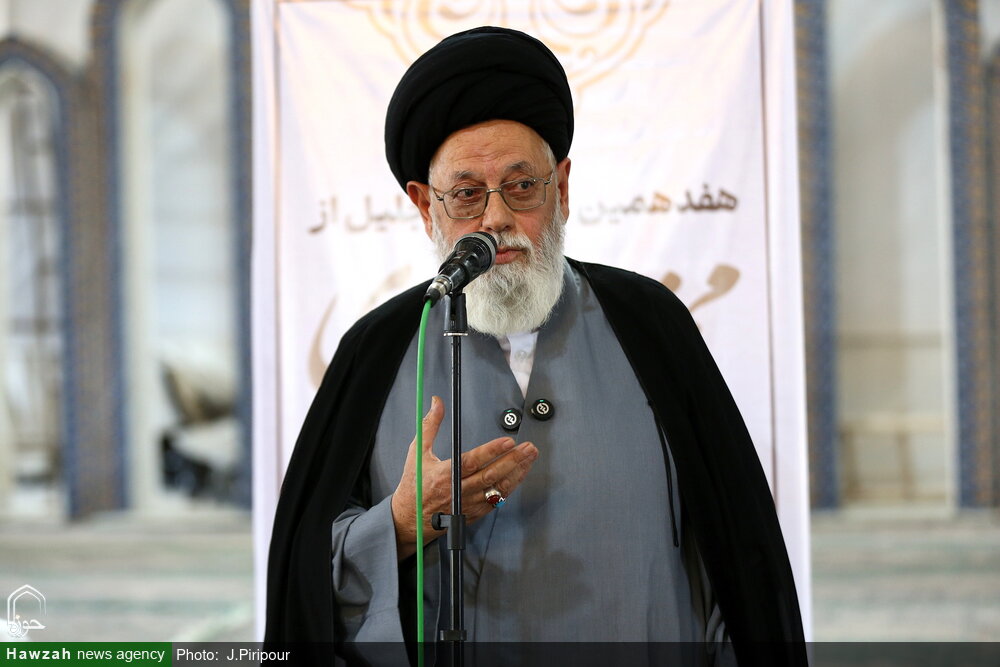 یزد در تربیت کادر علمی بی‌نیاز از استان‌های دیگر است / درخشش طلاب یزدی در سطوح مختلف آموزشی و پژوهشی