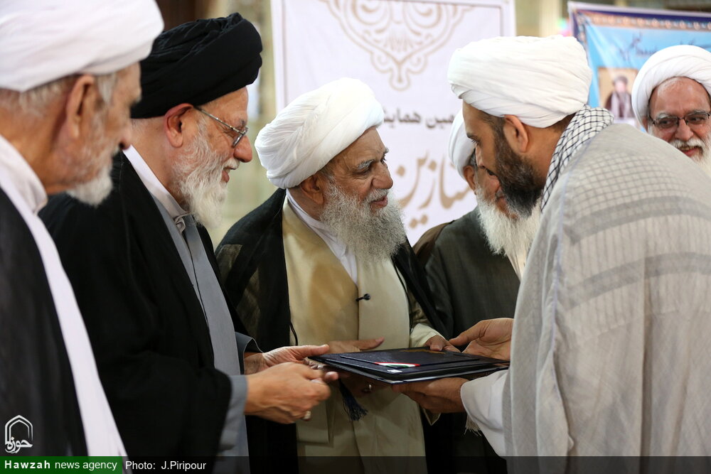 تصاویر/ هفدهمین همایش تجلیل از ممتازین یزدی حوزه‌های علمیه