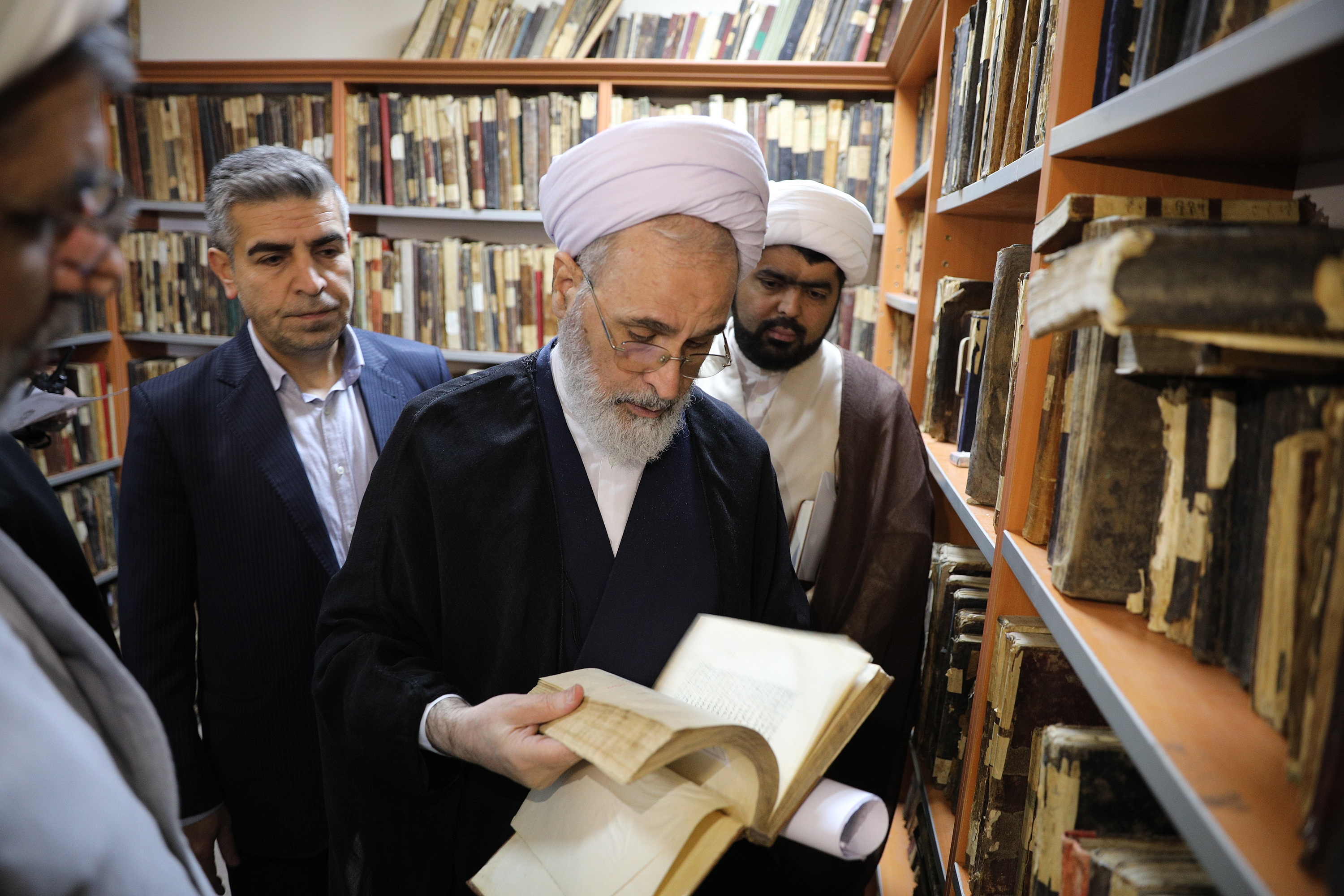 تصاویر/ سربراہ حوزہ علمیہ ایران کا حوزہ علمیہ اردبیل کا دورہ