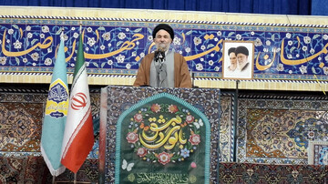 مردم پشتوانه انقلاب و نظام هستند