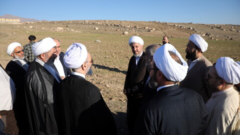 تصاویر/بازدید آیت الله اعرافی از زمین مفتاح سرین اردبیل