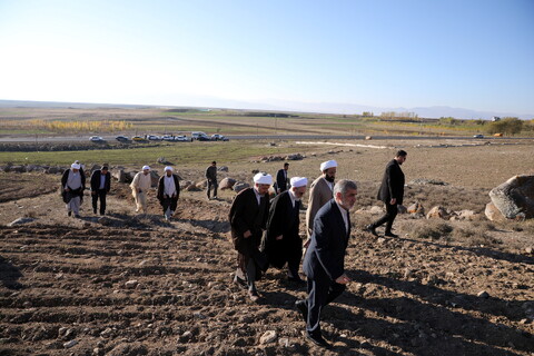 تصاویر/بازدید آیت الله اعرافی از زمین مفتاح سرین اردبیل