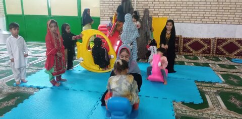 مهد آدینه نماز جمعه شهرستان دلگان با فضای شاد و آموزشی برای کودکان