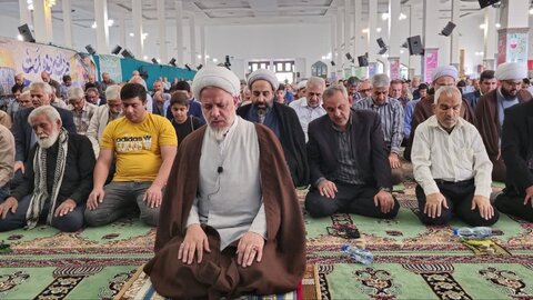 تصاویر/اقامه نماز عبادی _سیاسی جمعه در ساوه