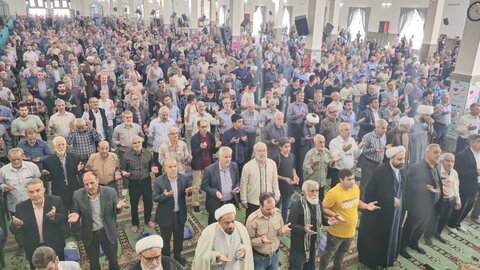 تصاویر/اقامه نماز عبادی _سیاسی جمعه در ساوه