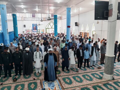 تصاویر/ اقامه نماز جمعه شهر ریگان