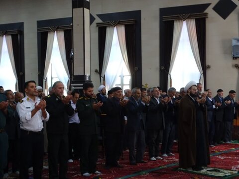 تصاویر/ اقامه نماز جمعه چهاربرج