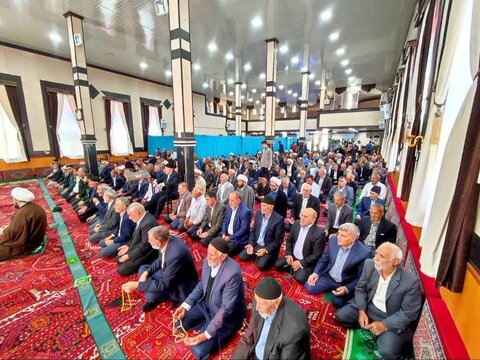 تصاویر/ اقامه نماز جمعه چهاربرج