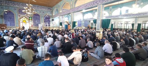 تصاویر/ اقامه نماز جمعه شهر میانه