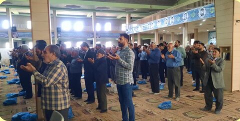 تصاویر/اقامه نماز عبادی _سیاسی جمعه در خمین