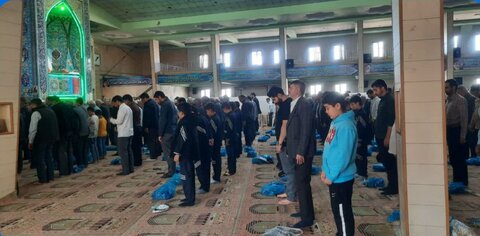 تصاویر/اقامه نماز عبادی _سیاسی جمعه در خمین