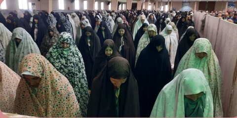 تصاویر/اقامه نماز عبادی _سیاسی جمعه در خمین