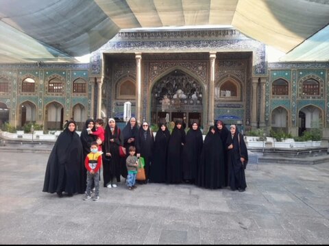 تصاویر/حضور طلاب جدیدالورود مدرسه علمیه کوثر زرندیه در حرم حضرت عبدالعظیم حسنی