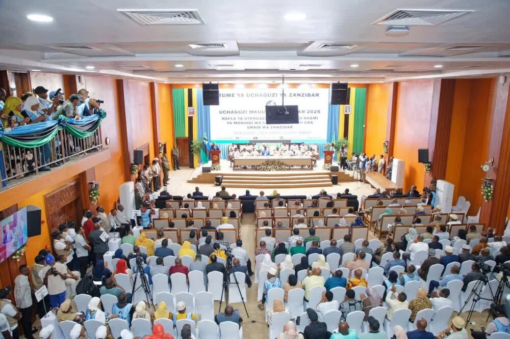 Mwinyi Arejea Ikulu Kwa Kishindo, Masoud Apatwa na Butwaa + Picha