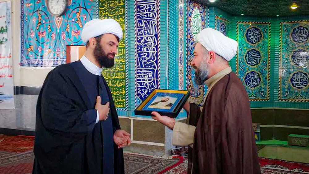 تقدیر مدیر مدرسه علمیه آیت‌الله بهاری از امام جمعه بهار