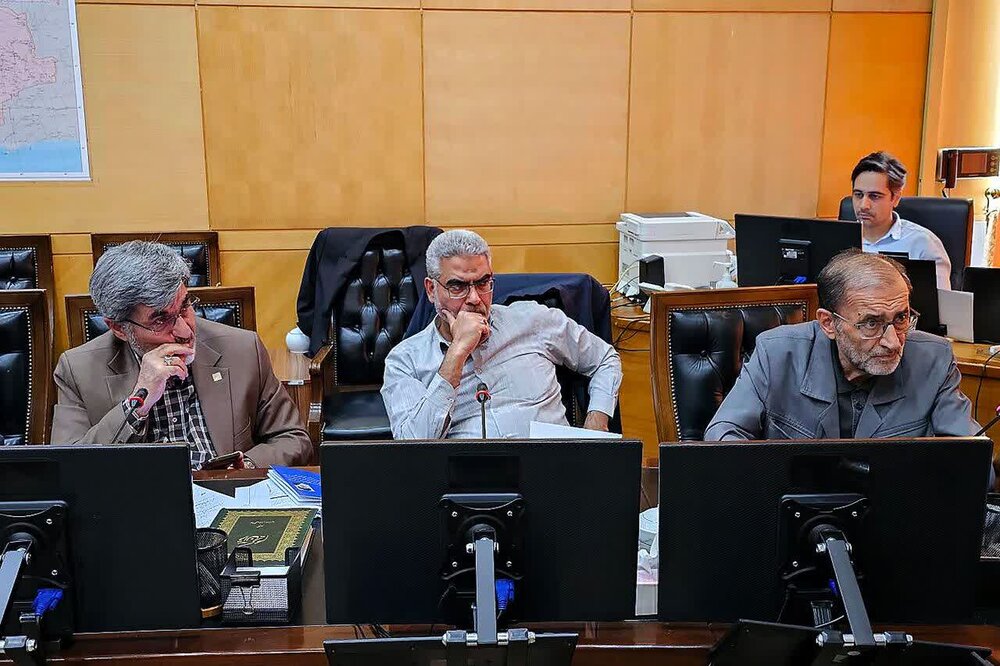 نشست مشترک ستاد امربه‌معروف و نهی‌ازمنکر و مجمع نمایندگان استان تهران با موضوع عفاف و حجاب +تصاویر