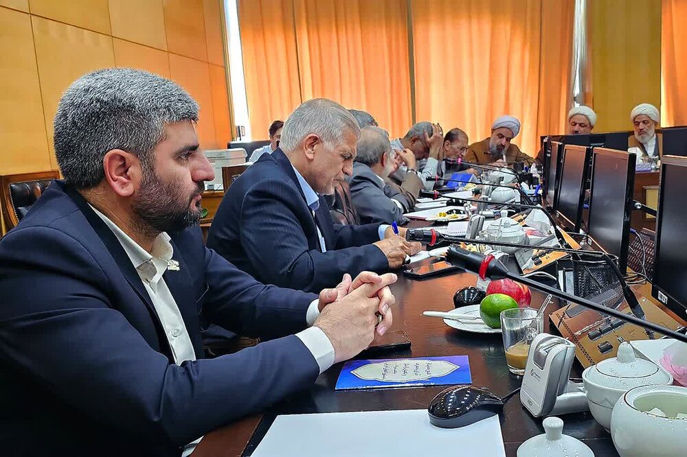 نشست مشترک ستاد امربه‌معروف و نهی‌ازمنکر و مجمع نمایندگان استان تهران با موضوع عفاف و حجاب +تصاویر