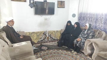 روایت بانوی فداکاری که زندگی‌اش را صرف مراقبت و آموزش ۳ فرزند نابینا کرده است