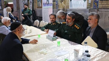 تصاویر/ اجرای طرح «مدیریت مسجدمحور محلات» با برپایی میز خدمت