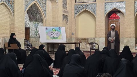 تصاویر/ اردوی طلیعه حضور طلاب جدیدالورود مدرسه علمیه نرجسیه سیرجان در شهر شیراز