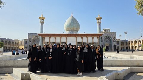 تصاویر/ اردوی طلیعه حضور طلاب جدیدالورود مدرسه علمیه نرجسیه سیرجان در شهر شیراز