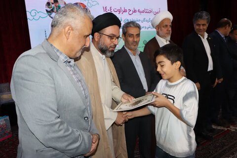 تصاویرآیین اختتامیه طرح طراوت ۱۴۰۴ در ساوه