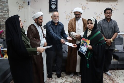 تصاویر/ اقدام زیبای دانش آموزان عالیشهر در بسیج دانش آموزی