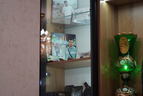 تصاویر/دیدار نماینده ولی فقیه در لرستان با خانواده شهید طولابی از شهدای جنگ تحمیلی ۱۲ روزه