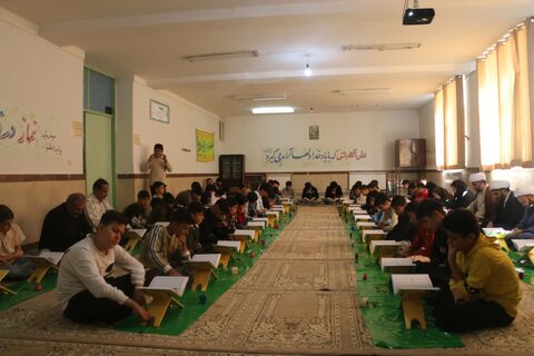 تصاویر/ برگزاری محفل انس با قرآن ویژه هفته دانش‌آموز در مدرسه آزادگان کامیاران