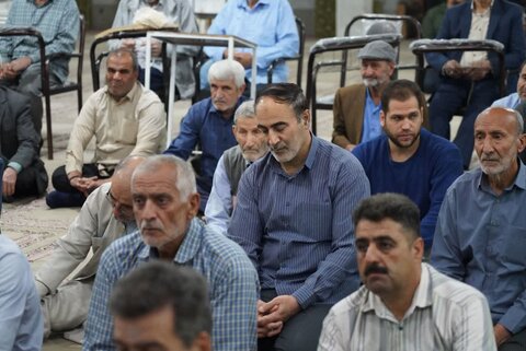 تصاویر/اقامه نماز مغرب و عشاء به امامت نماینده ولی‌فقیه در لرستان در مسجد امام حسن عسکری(ع)خرم آباد