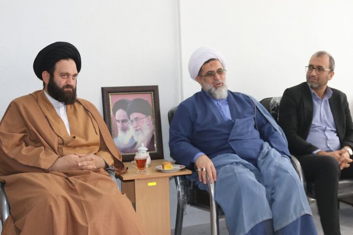 تصاویر/ دیدار مدیرکل اوقاف و امور خیریه استان سمنان با امام جمعه مهدی‌شهر
