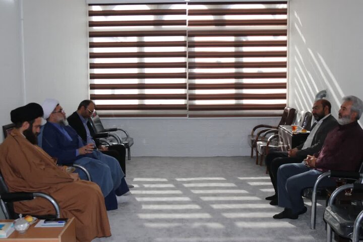 تصاویر/ دیدار مدیرکل اوقاف و امور خیریه استان سمنان با امام جمعه مهدی‌شهر