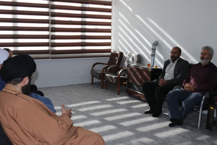 تصاویر/ دیدار مدیرکل اوقاف و امور خیریه استان سمنان با امام جمعه مهدی‌شهر