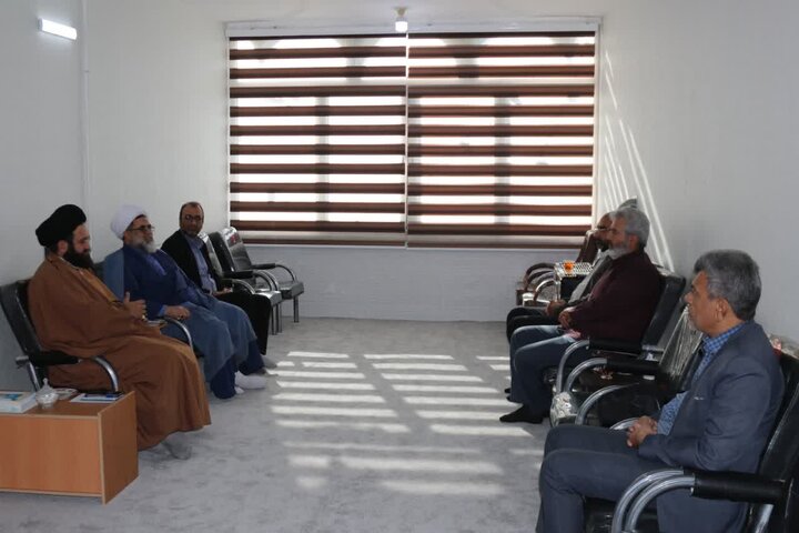 تصاویر/ دیدار مدیرکل اوقاف و امور خیریه استان سمنان با امام جمعه مهدی‌شهر