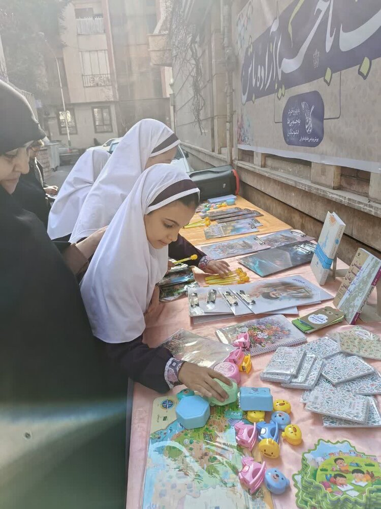 حوزہ / مدرسہ علمیہ ریحانہ الرسول(س) تہران میں ثقافتی پروگرام «گوہر شاد» کا انعقاد کیا گیا