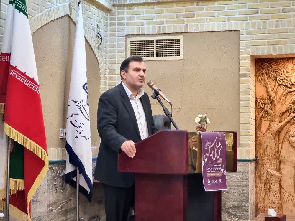 رویداد خوشنویسی مشق گل یاس در قمصر برگزار شد+عکس