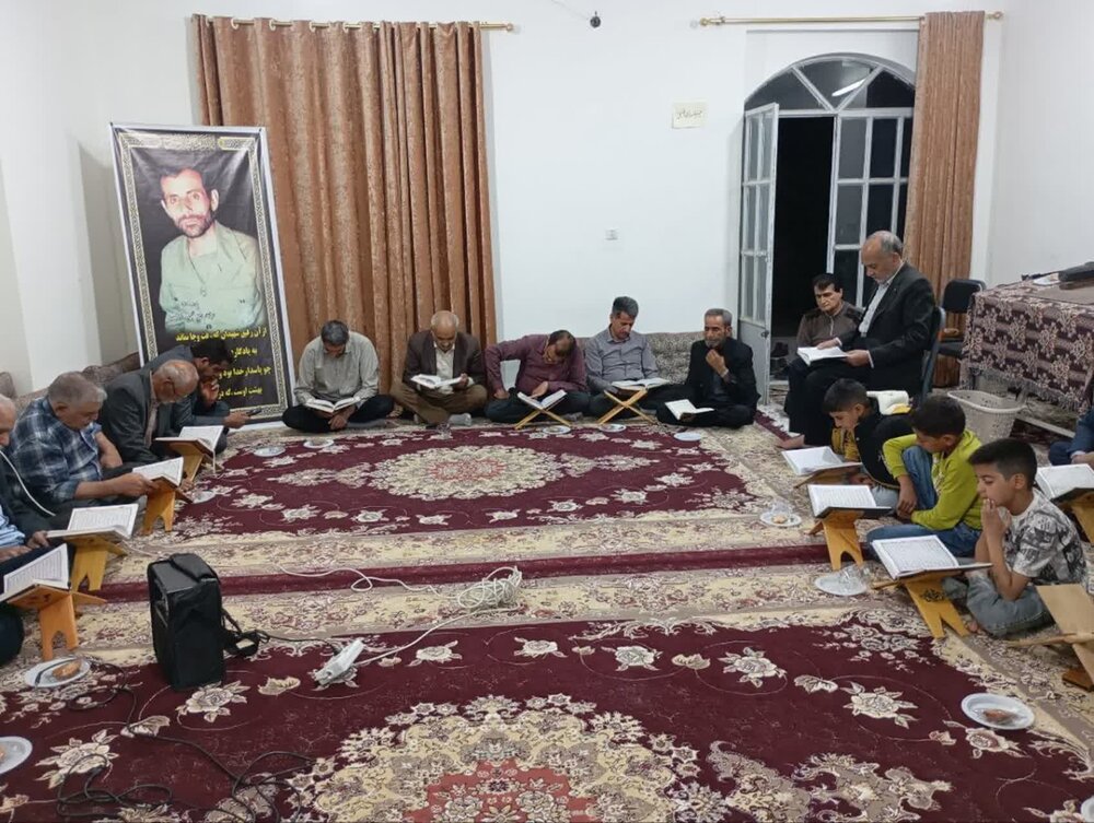 تصاویر/ برگزاری محفل انس با قرآن کریم در بیت امام جمعه خاتم