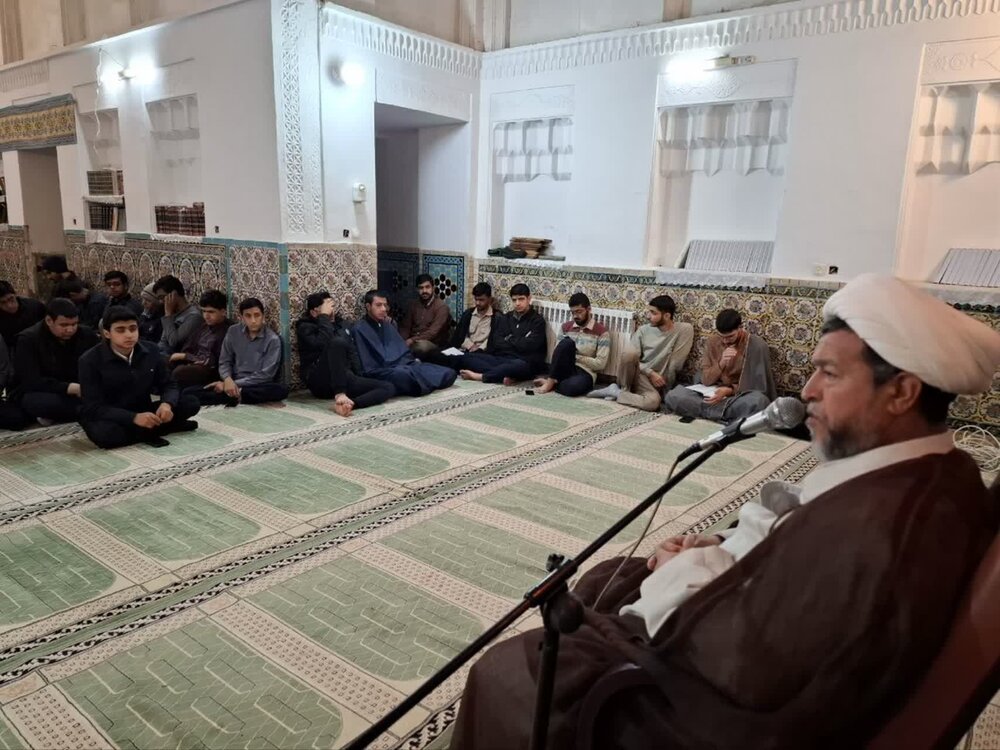 تصاویر/ برگزاری جلسه اخلاق هفتگی در مدرسه علمیه ابراهیمیه