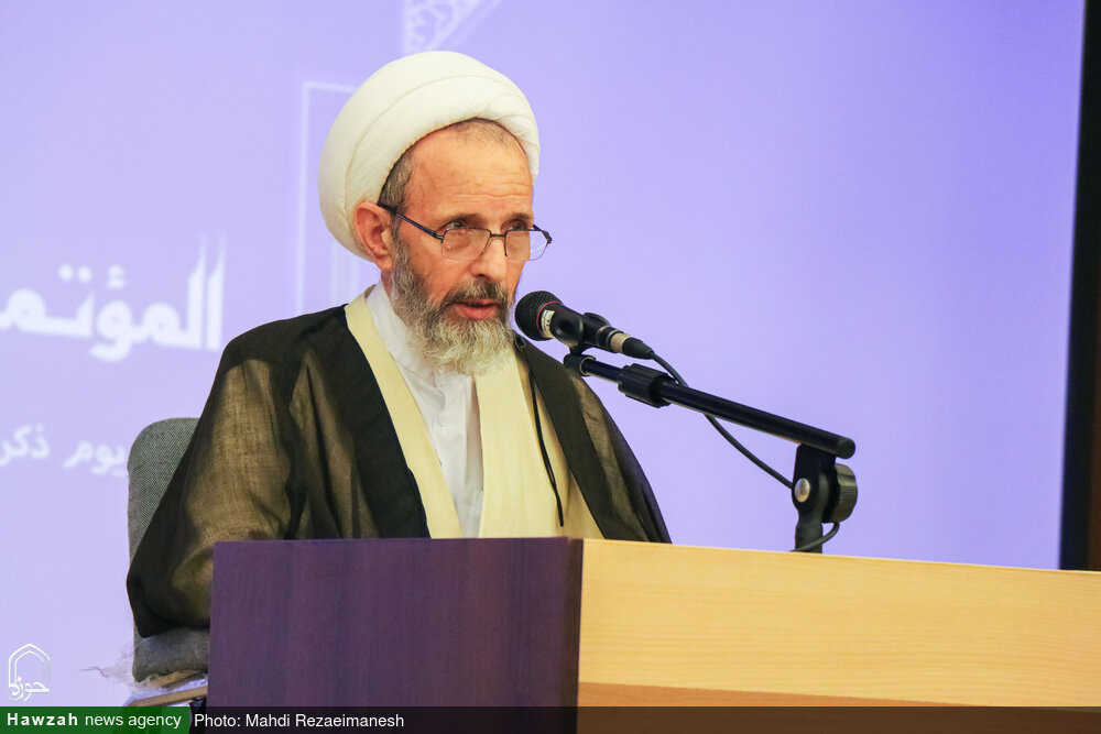 آشنایی فقیه با علوم انسانی ضروری است / ارتباط علوم انسانی و فقه در نگاه استاد فکر